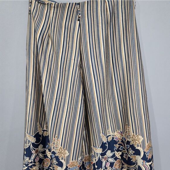🐢 Tan Trend Wife leg flowy slacks imported from Spain. Size M - Picture 15 of 17